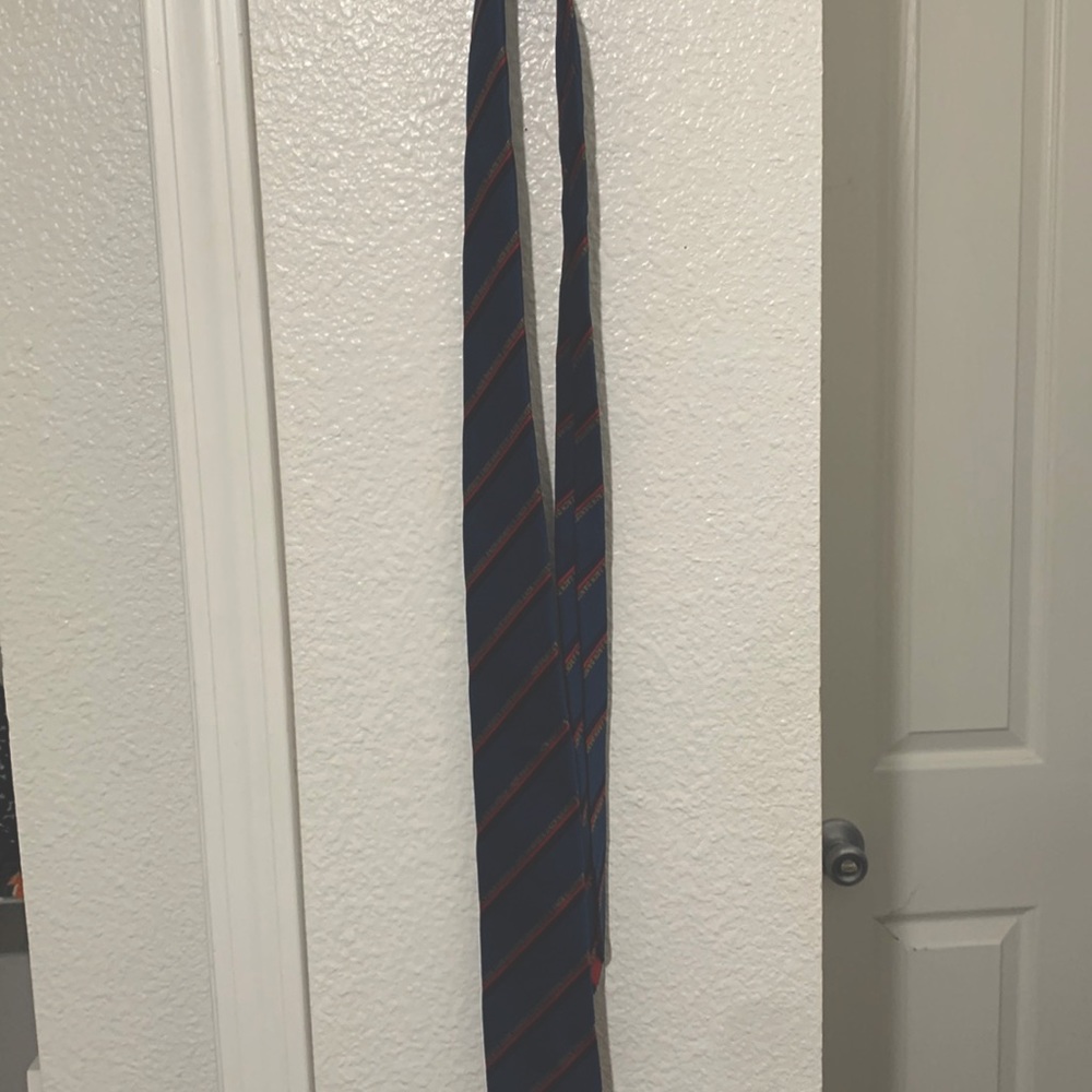 JACK DANIELS EXCLUSIVE TIE... THIS TIE IS THE PERFECT CHRISTMAS GIFT FOR ANY MAN